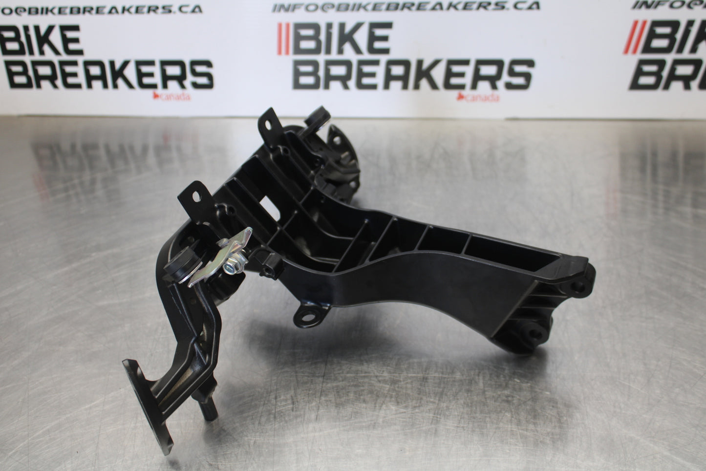 23-24 KAWASAKI NINJA ZX14R NEW!! UPPER FAIRING MIRROR GAUGES STAY BRACKET BB169