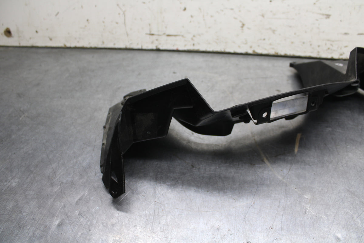 24 KAWASAKI NINJA 500 ABS FRONT UPPER INNER GAUGE COWL FAIRING/ W USB BB744