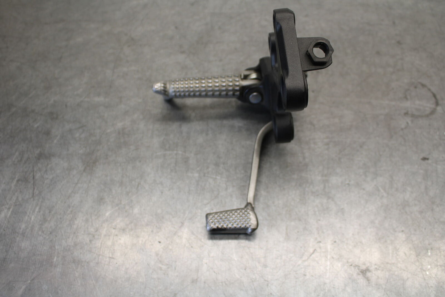 18-23 KAWASAKI NINJA 400 RIGHT REARSET REAR SET DRIVER FOOT PEG REST STOP BB679