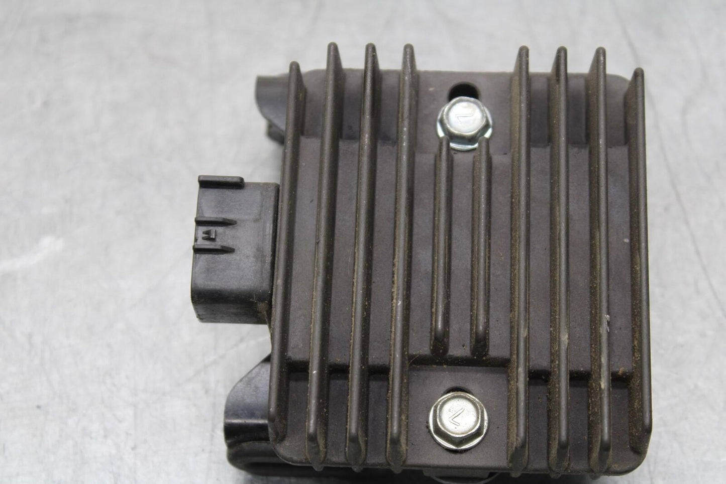 2014 Kawasaki Ninja 650 EX650E RECTIFIER VOLTAGE REGULATOR 21066-0033 BB569