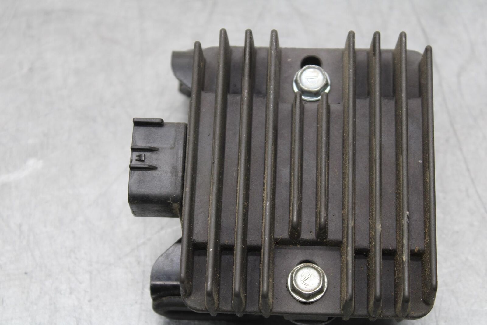 2014 Kawasaki Ninja 650 EX650E RECTIFIER VOLTAGE REGULATOR 21066-0033 BB569