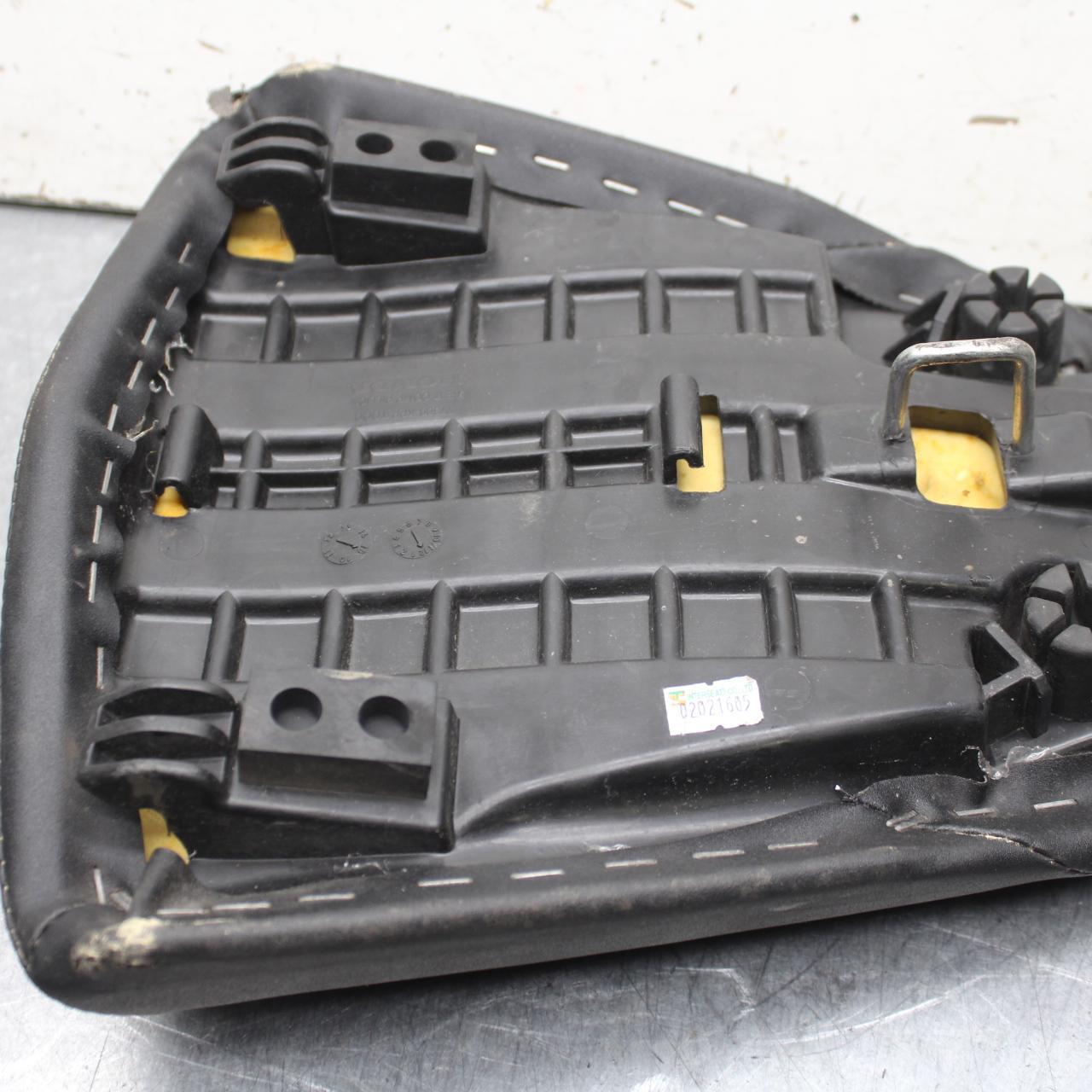 15-18 HONDA CB300FA REAR BACK PASSENGER TANDEM SEAT PAD SADDLE  BB646