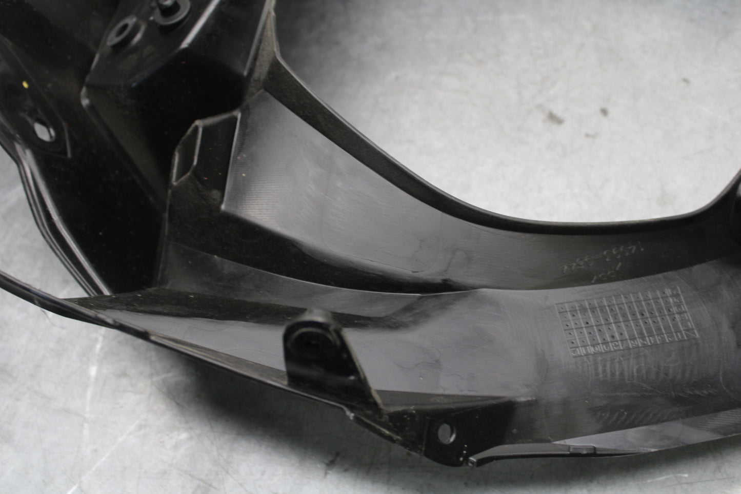 18-23 KAWASAKI NINJA 400 FRONT CENTER COWL FAIRING BB660