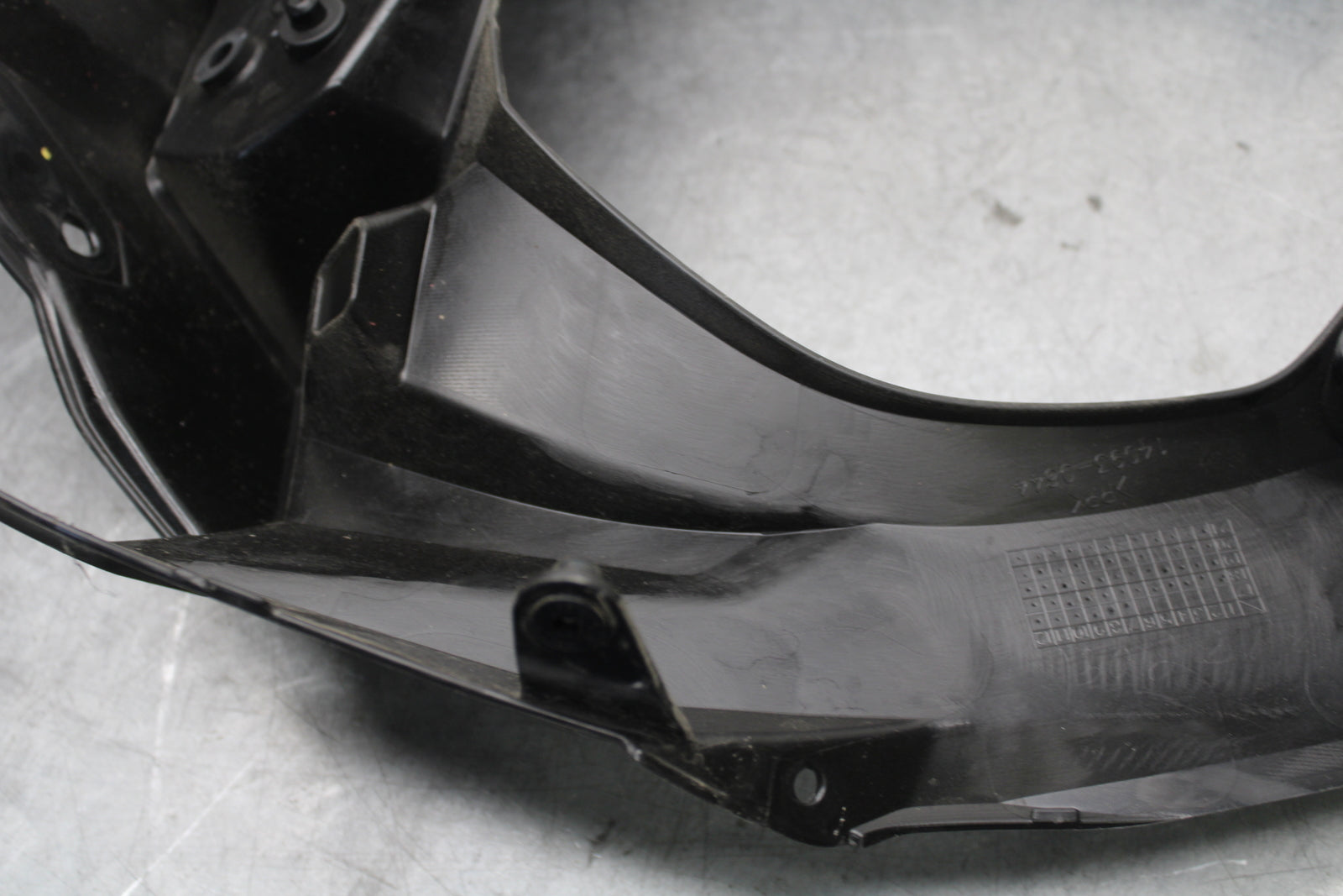 18-23 KAWASAKI NINJA 400 FRONT CENTER COWL FAIRING BB660