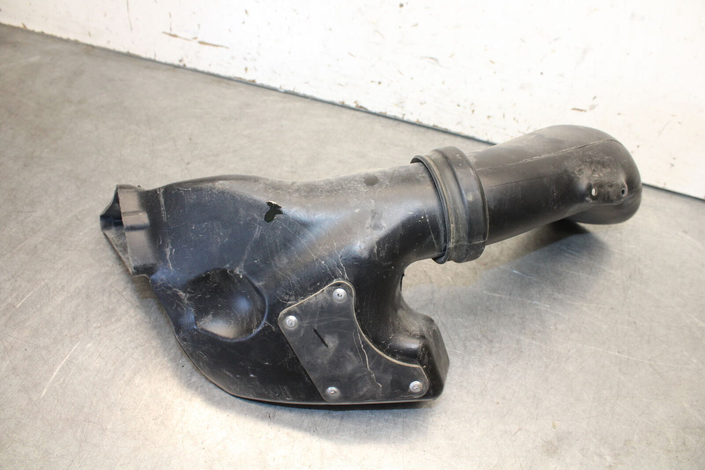 05-06 HONDA CBR600RR LEFT RAM AIR INTAKE DUCT TUBE  BB689