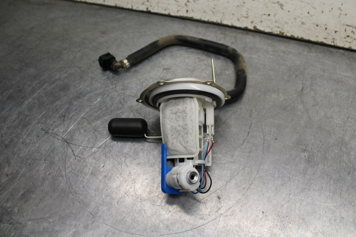19-24 YAMAHA R3 FUEL PUMP GAS PETROL SENDER UNIT BB736
