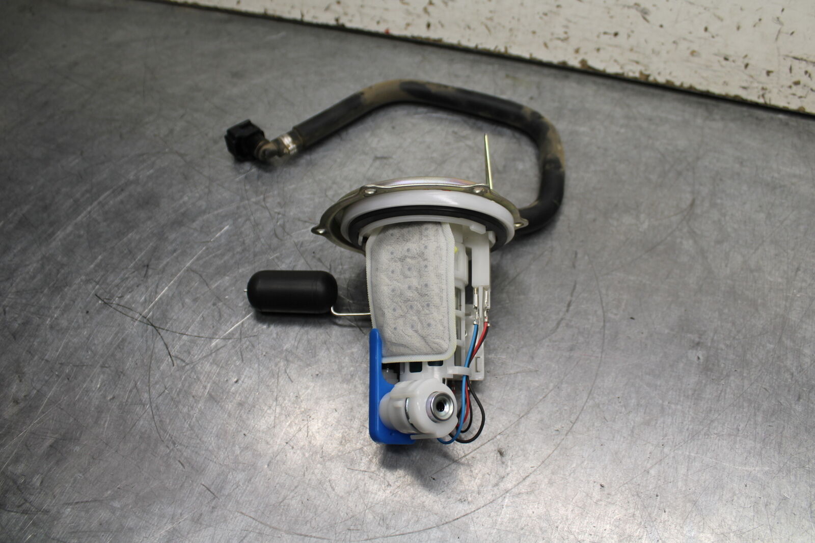 19-24 YAMAHA R3 FUEL PUMP GAS PETROL SENDER UNIT BB736