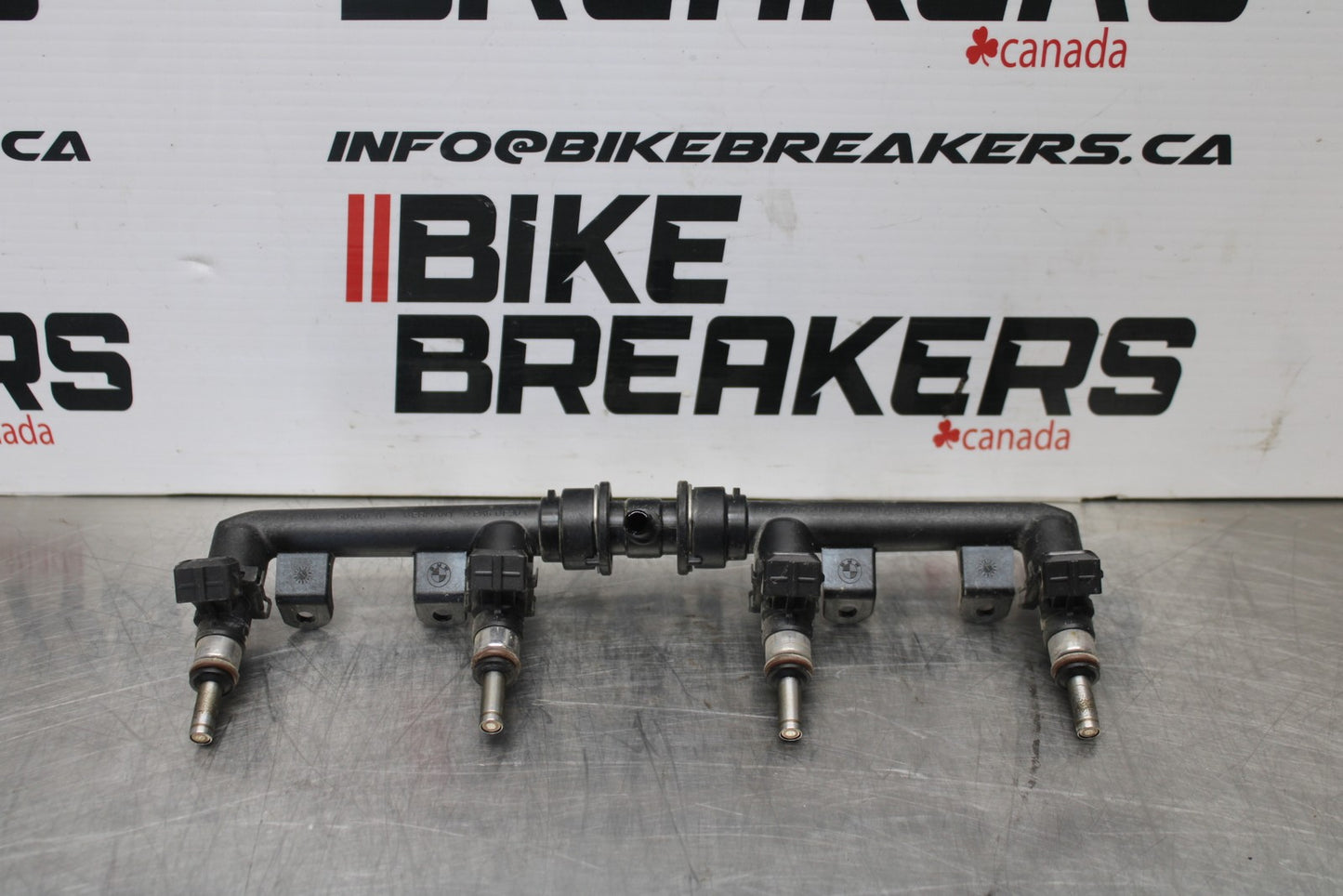 12-14 BMW S1000RR SECONDARY FUEL INJECTORS TOP AIRBOX GAS RAIL BB204