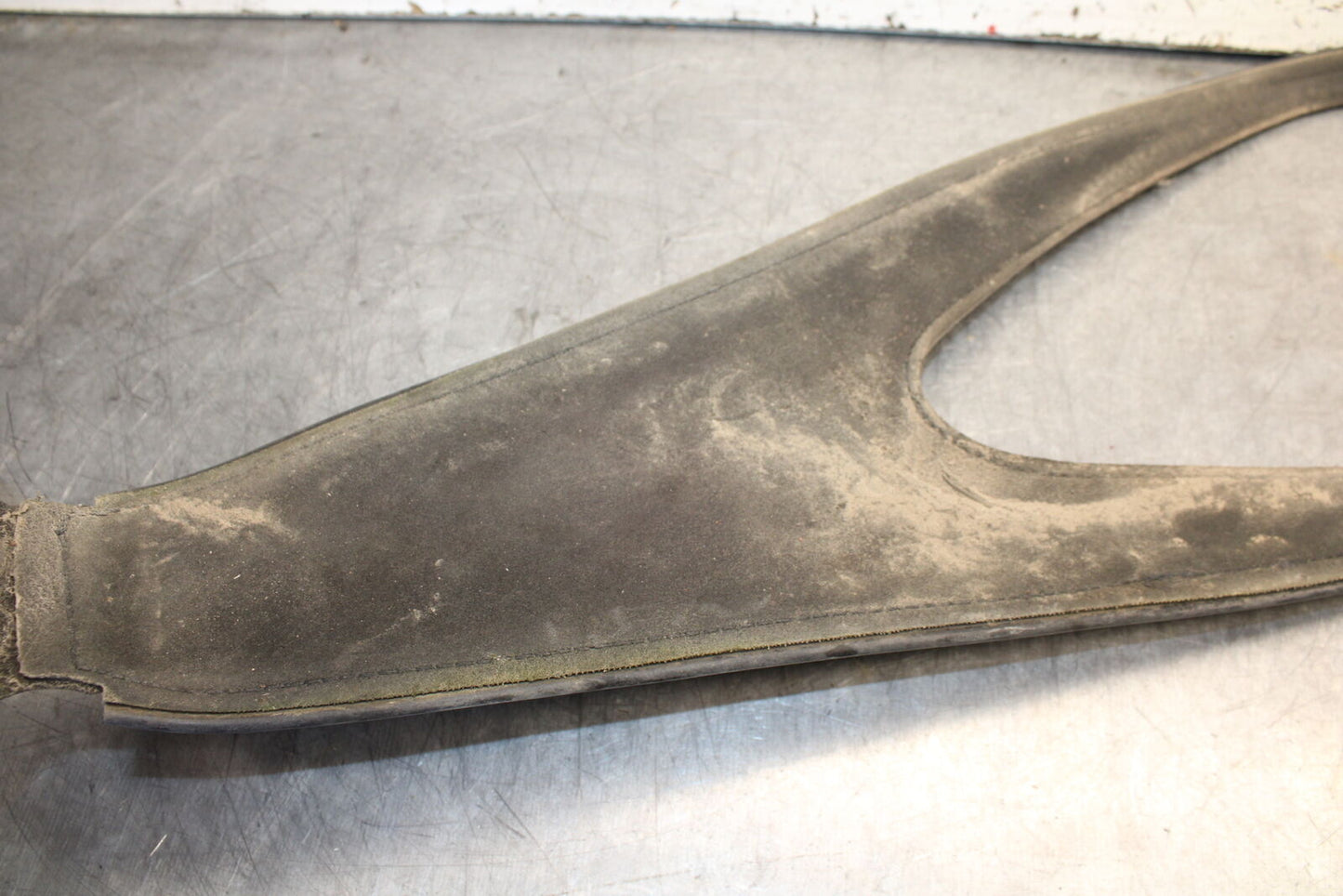 02-04 HONDA VTX1800S GAS TANK FUEL CELL BELT BB712