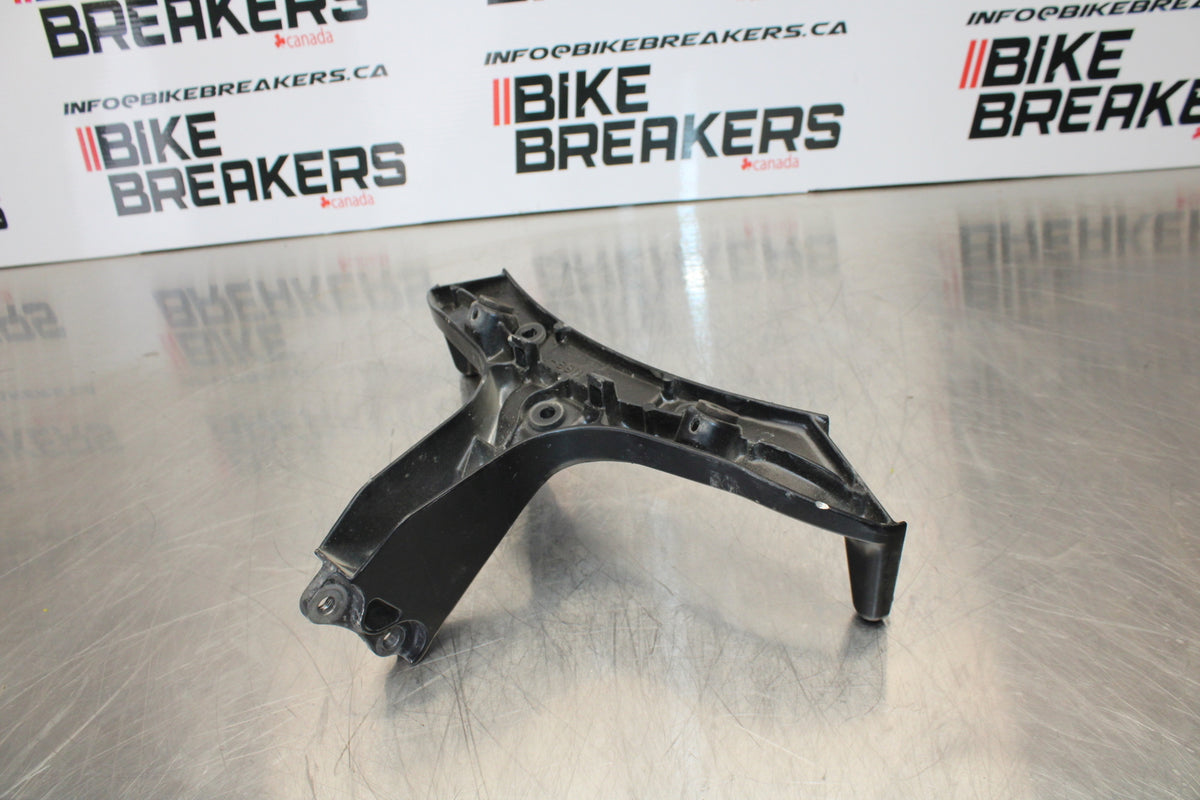 05-06 HONDA CBR600RR UPPER FAIRING MIRROR GAUGES STAY BRACKET BB149