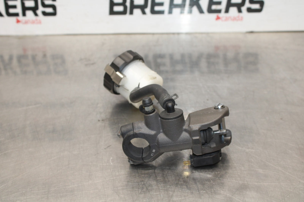 18 YAMAHA YZF R1  FRONT BRAKE MASTER CYLINDER BB838