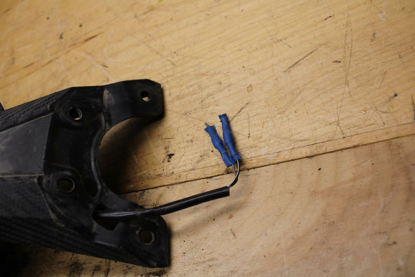 11-21 SUZUKI GSXR750 REAR BACK FENDER MUD GUARD BB320