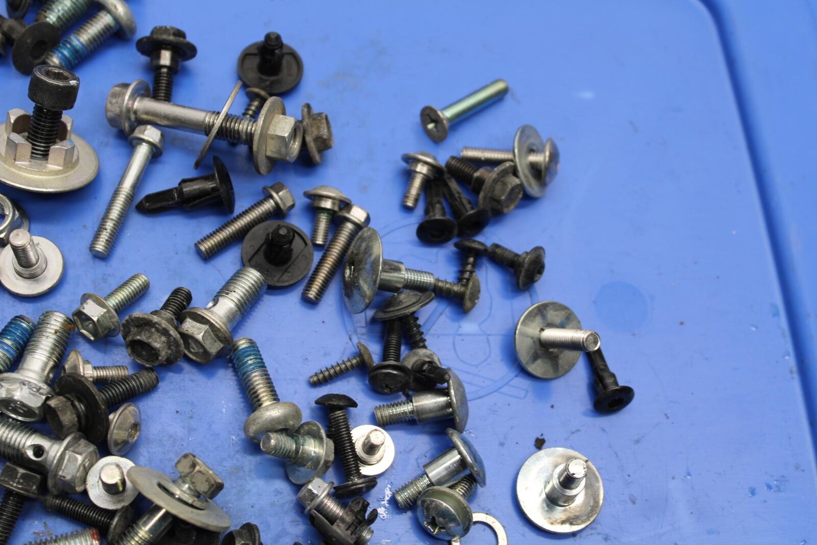 2015 Suzuki GSXR750 MISCELLANEOUS MOUNTING BOLTS HARDWARE MOTOR SCREWS BB595