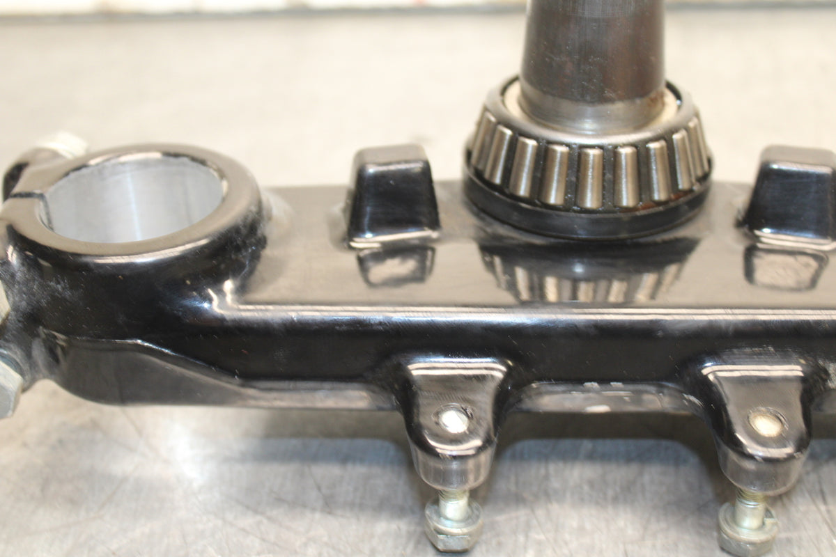 82-83 YAMAHA IT175 FRONT FORKS CLAMP LOWER TRIPLE TREE STEM BB108