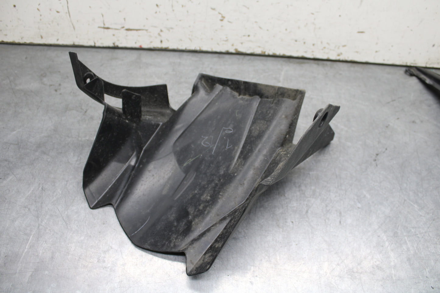 18-24 KAWASAKI NINJA 650 REAR BACK WHEEL TIRE HUGGER FENDER BB725