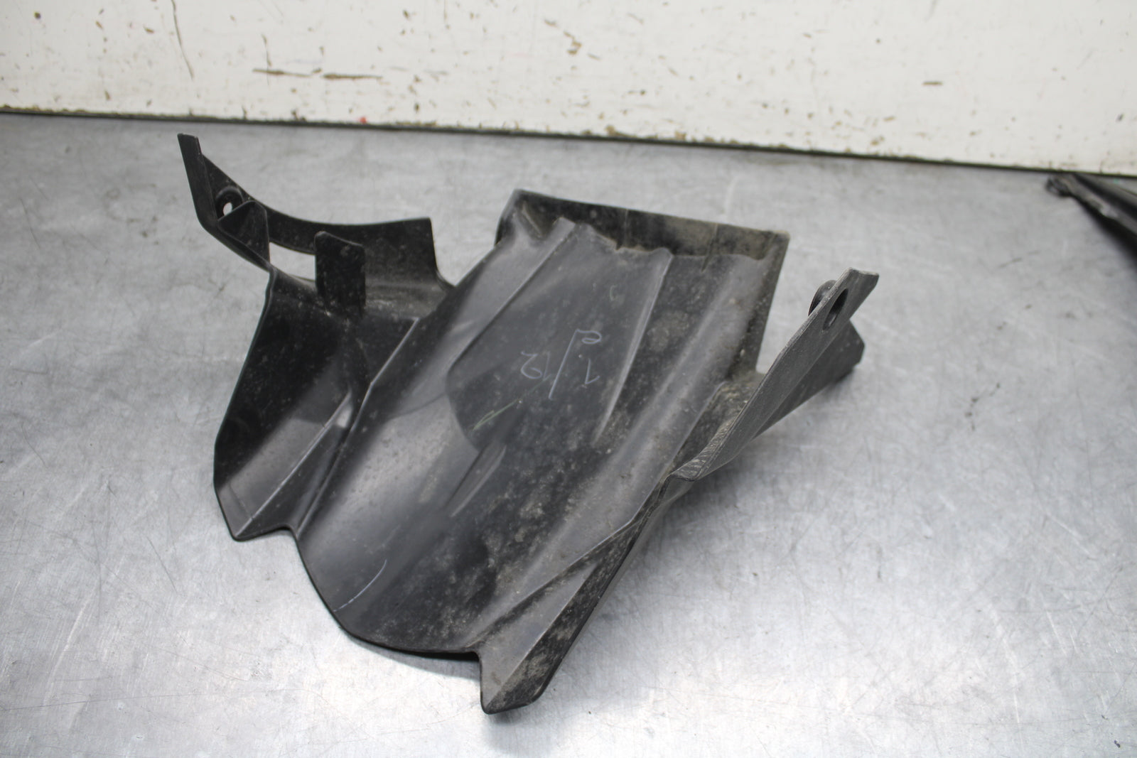 18-24 KAWASAKI NINJA 650 REAR BACK WHEEL TIRE HUGGER FENDER BB725