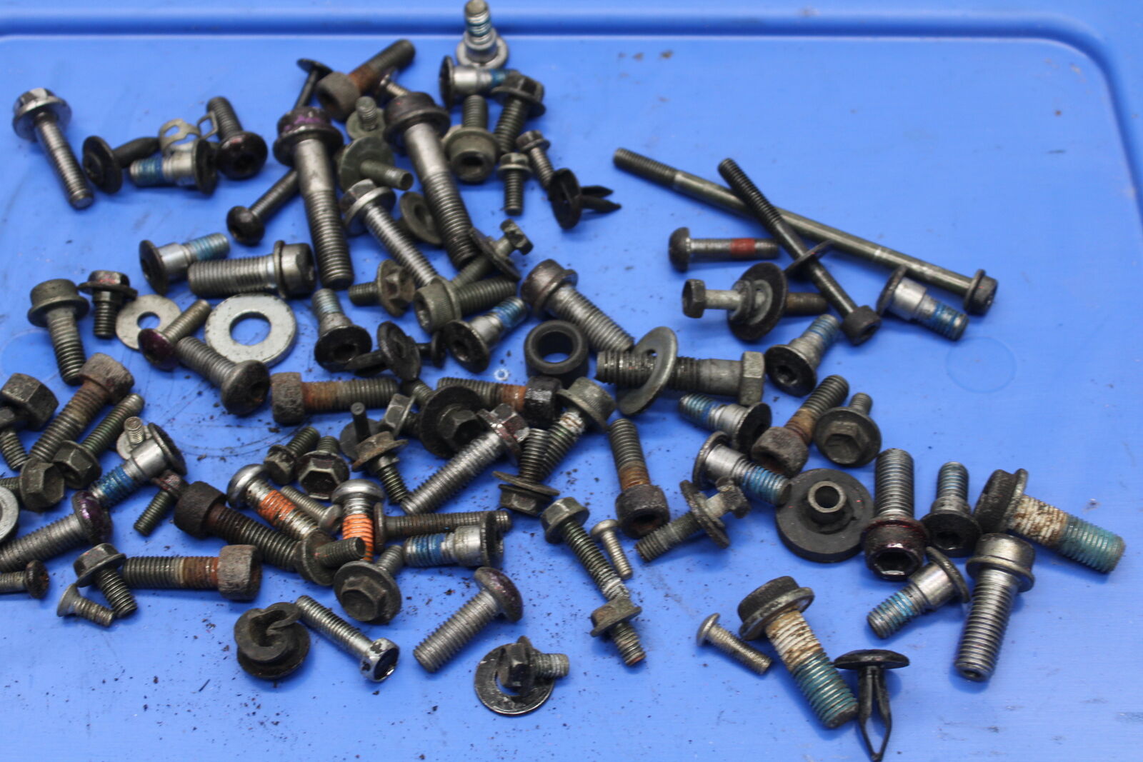 05-06 SUZUKI GSXR1000 ENGINE MOUNTING BOLTS HARDWARE MOTOR SCREWS BB113
