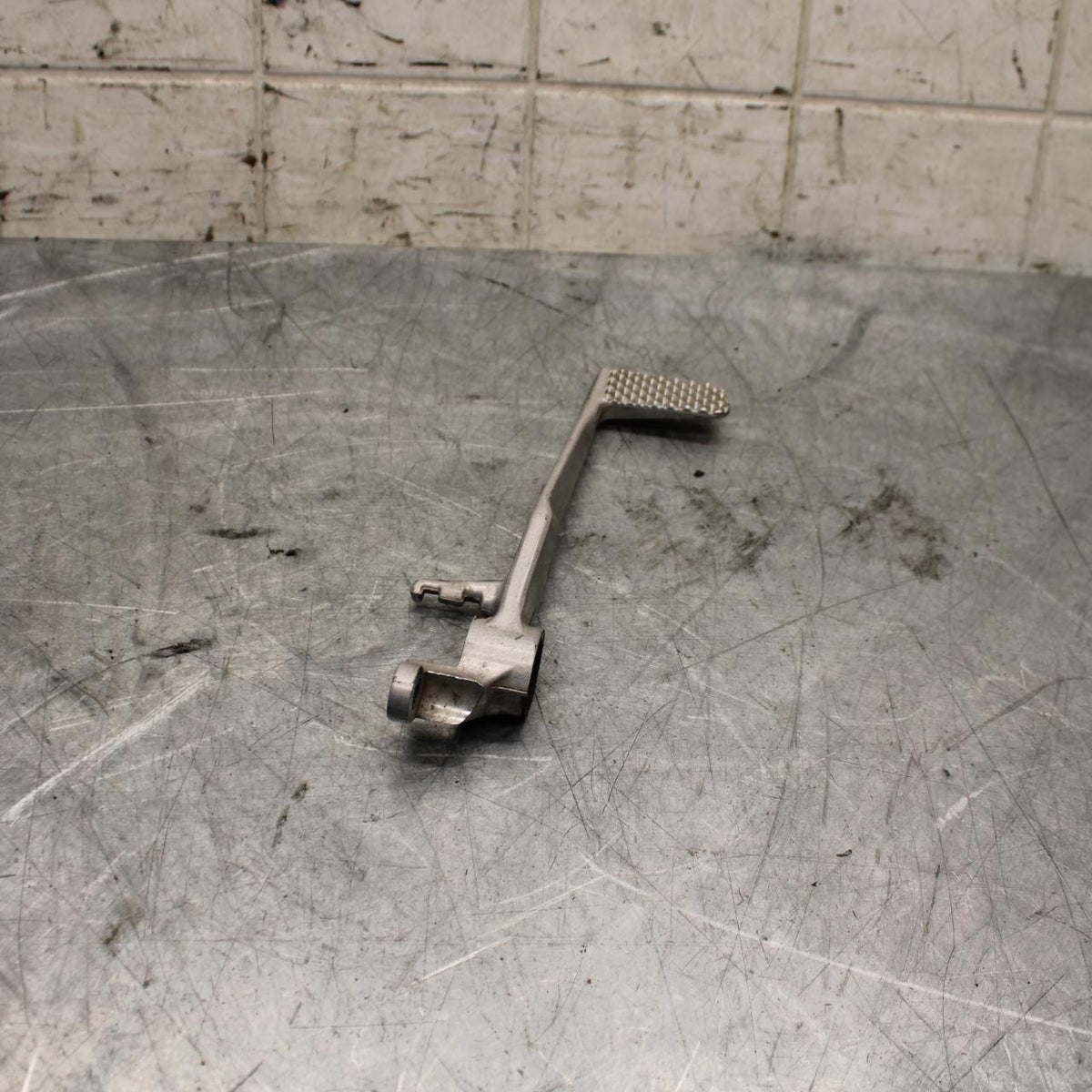 2008 Yamaha YZF R6 RIGHT REARSET BRAKE FOOT PEDAL 2C0-27211-00-00 BB521