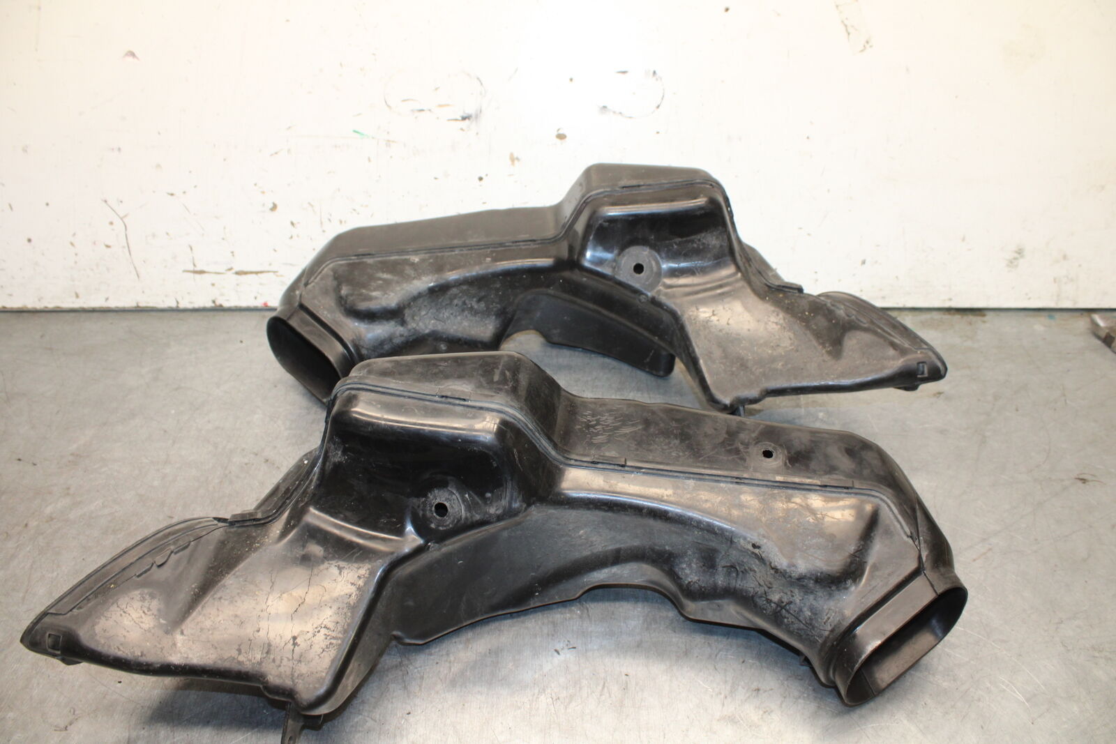 08-09 SUZUKI GSXR600 RIGHT LEFT AIR INTAKE DUCTS BB728