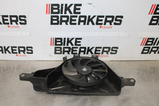 23-26 KAWASAKI NINJA ZX4RR ENGINE RADIATOR COOLING FAN BB898