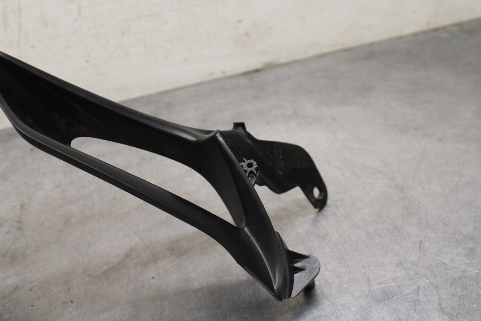 09 SUZUKI GSXR600 FRONT CENTER COWL FAIRING BB759