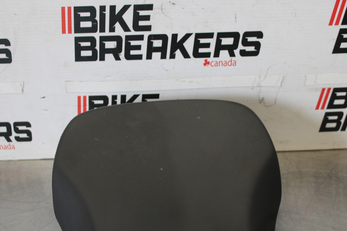 17-20 BMW S1000R FRONT DRIVERS SEAT PAD SADDLE PILLION BB909
