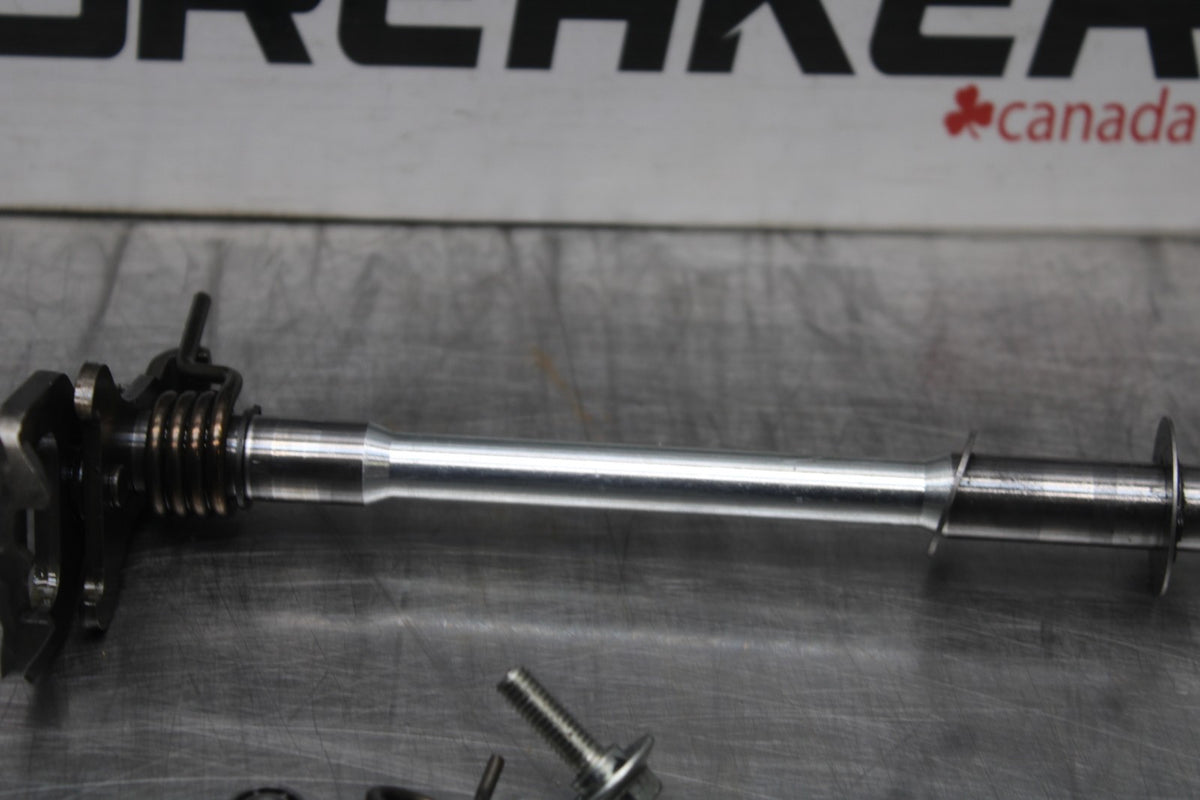 06-07 SUZUKI GSXR 600 SHIFTER SHIFT SHAFT BB848