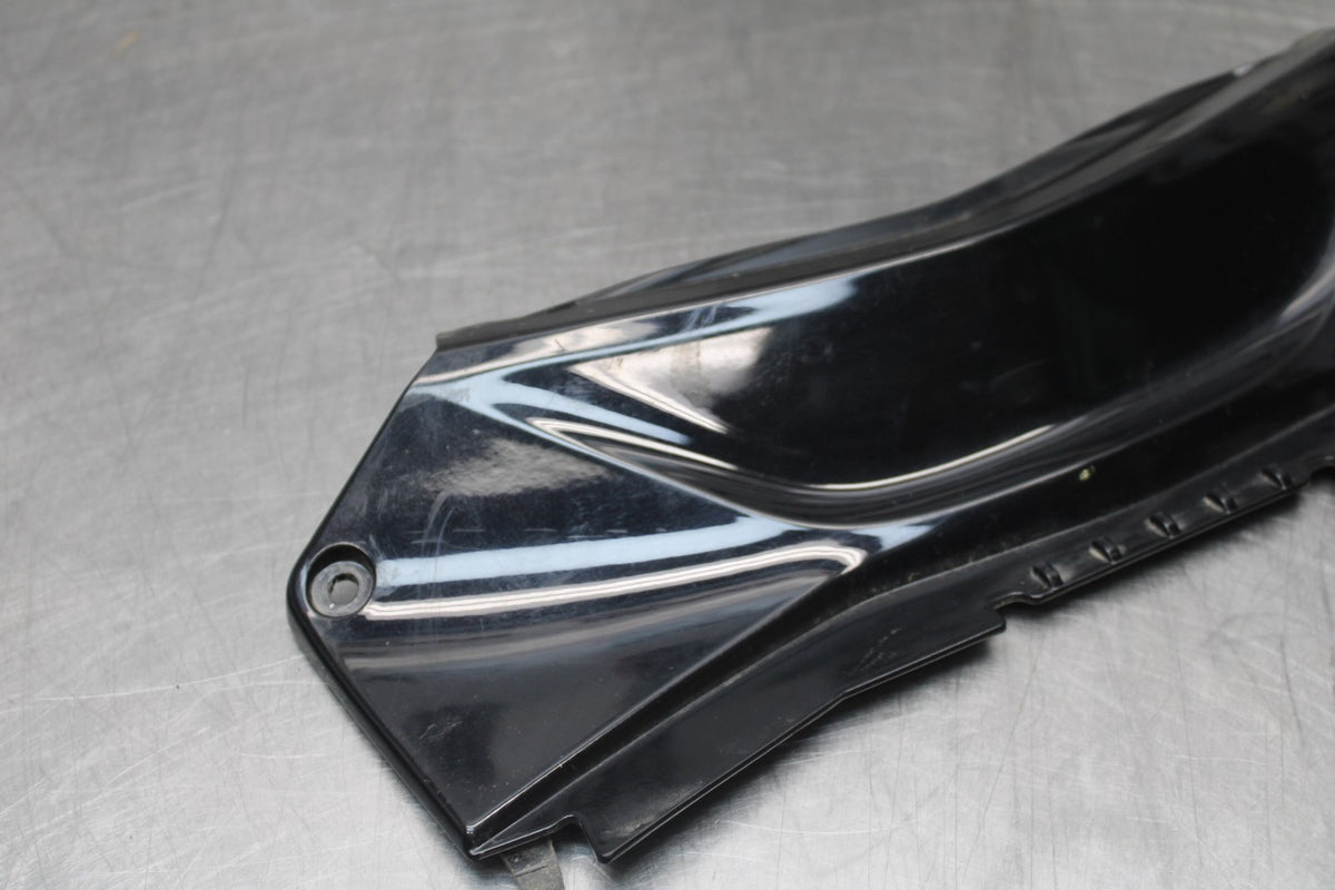 23 YAMAHA YZF R3 CENTER REAR BACK TAIL FAIRING COVER TRIM COWL BB806