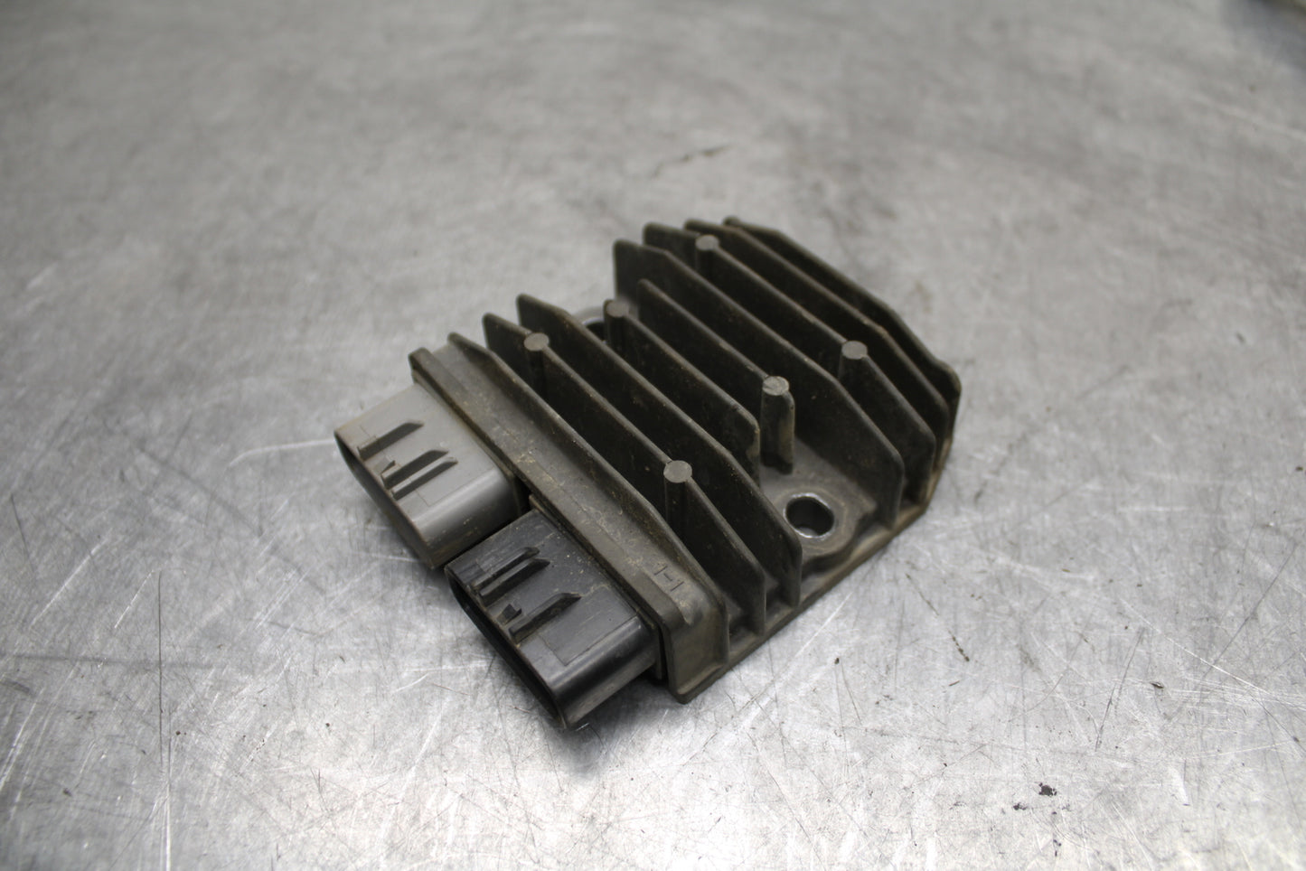 14-15 YAMAHA V STAR 1300 XVS1300CT TOURER RECTIFIER VOLTAGE REGULATOR BB722