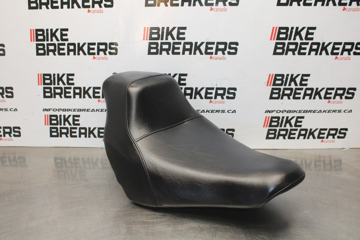 22 HARLEY-DAVIDSON SOFTAIL FRONT DRIVERS SEAT BB859