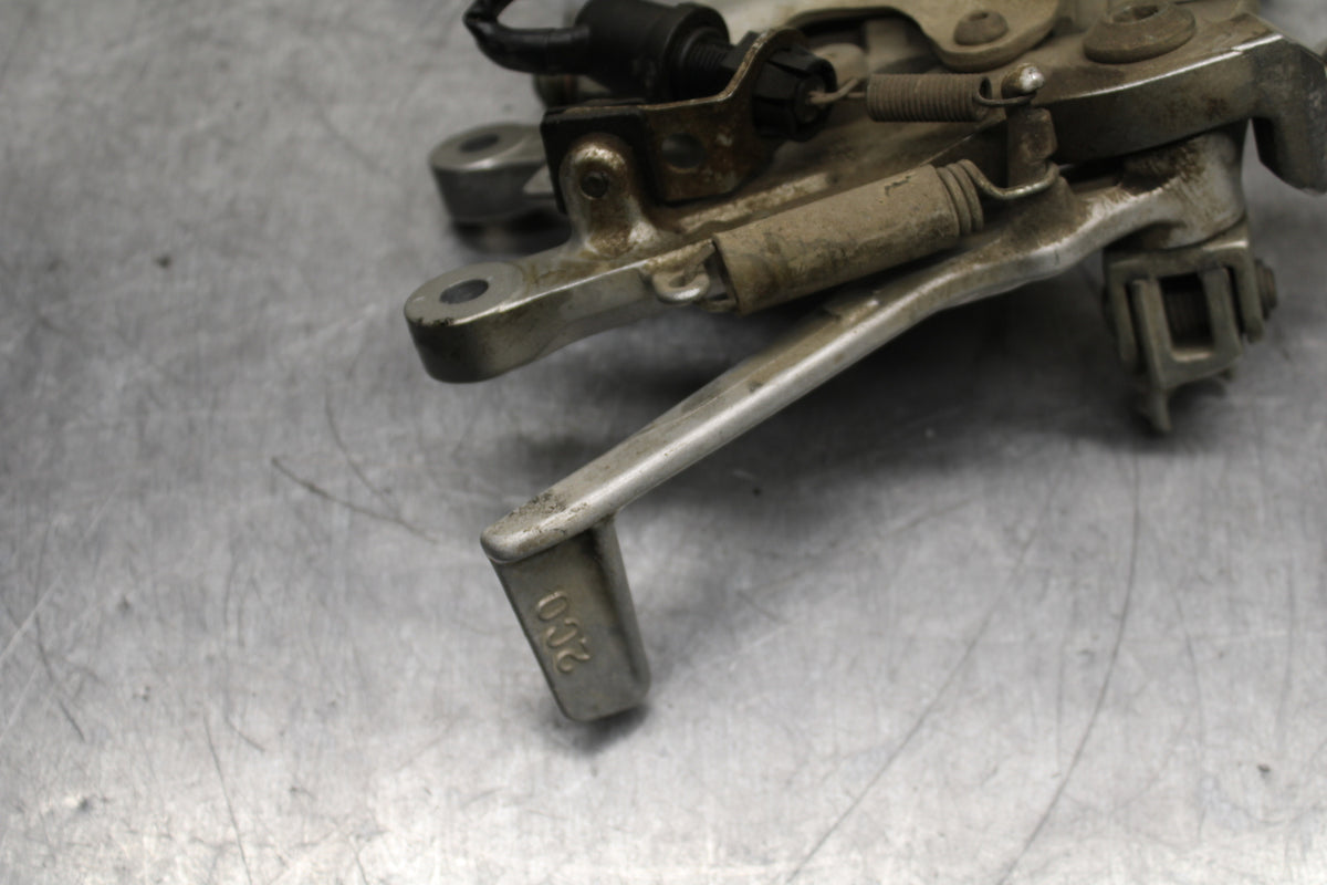 06-07 YAMAHA YZF R6 RIGHT REARSET REAR SET DRIVER FOOT PEG REST STOP BB742