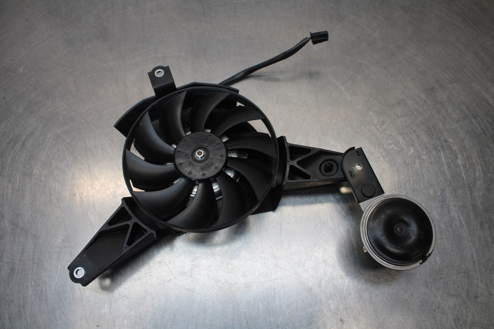 23-24 YAMAHA MT-07 ENGINE RADIATOR COOLING FAN BB194