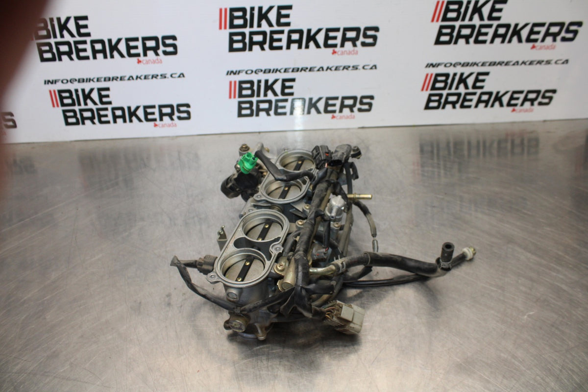 04-05 YAMAHA YZF R1 MAIN FUEL INJECTORS / THROTTLE BODIES BB173