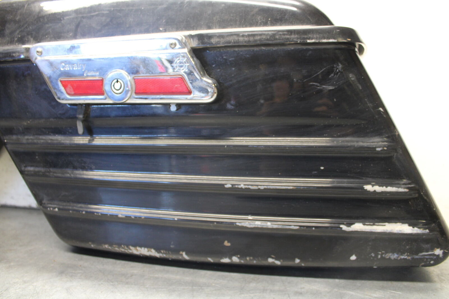 05-09 SUZUKI BOULEVARD C90 SIDE CARGO LUGGAGE SADDLEBAG BAG COMPARTMENT BB692