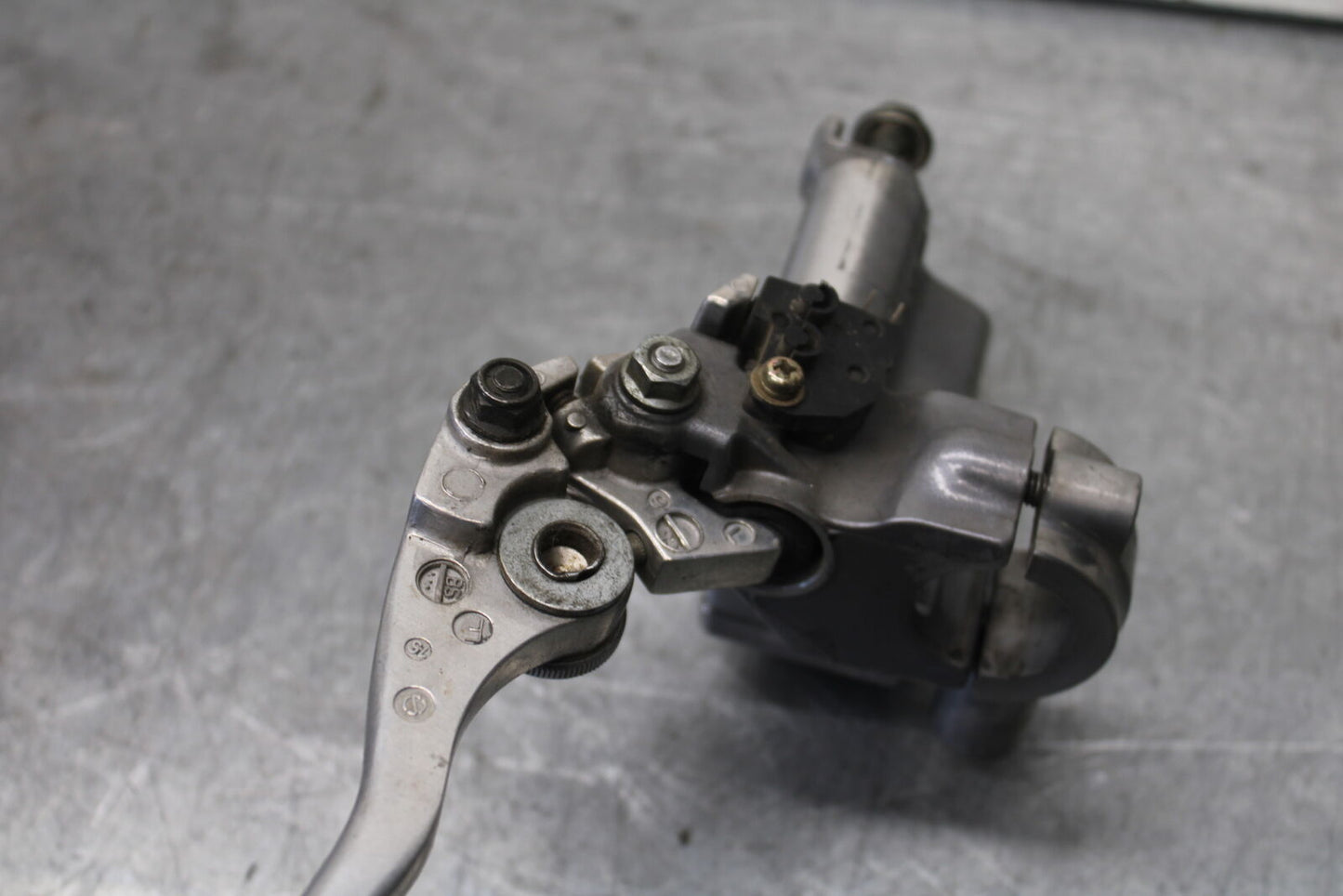 05-09 SUZUKI BOULEVARD C90 FRONT BRAKE MASTER CYLINDER BB692