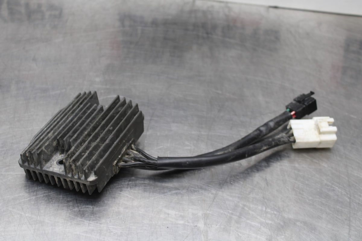 19 MOTO GUZZI V7 III RECTIFIER VOLTAGE REGULATOR BB831