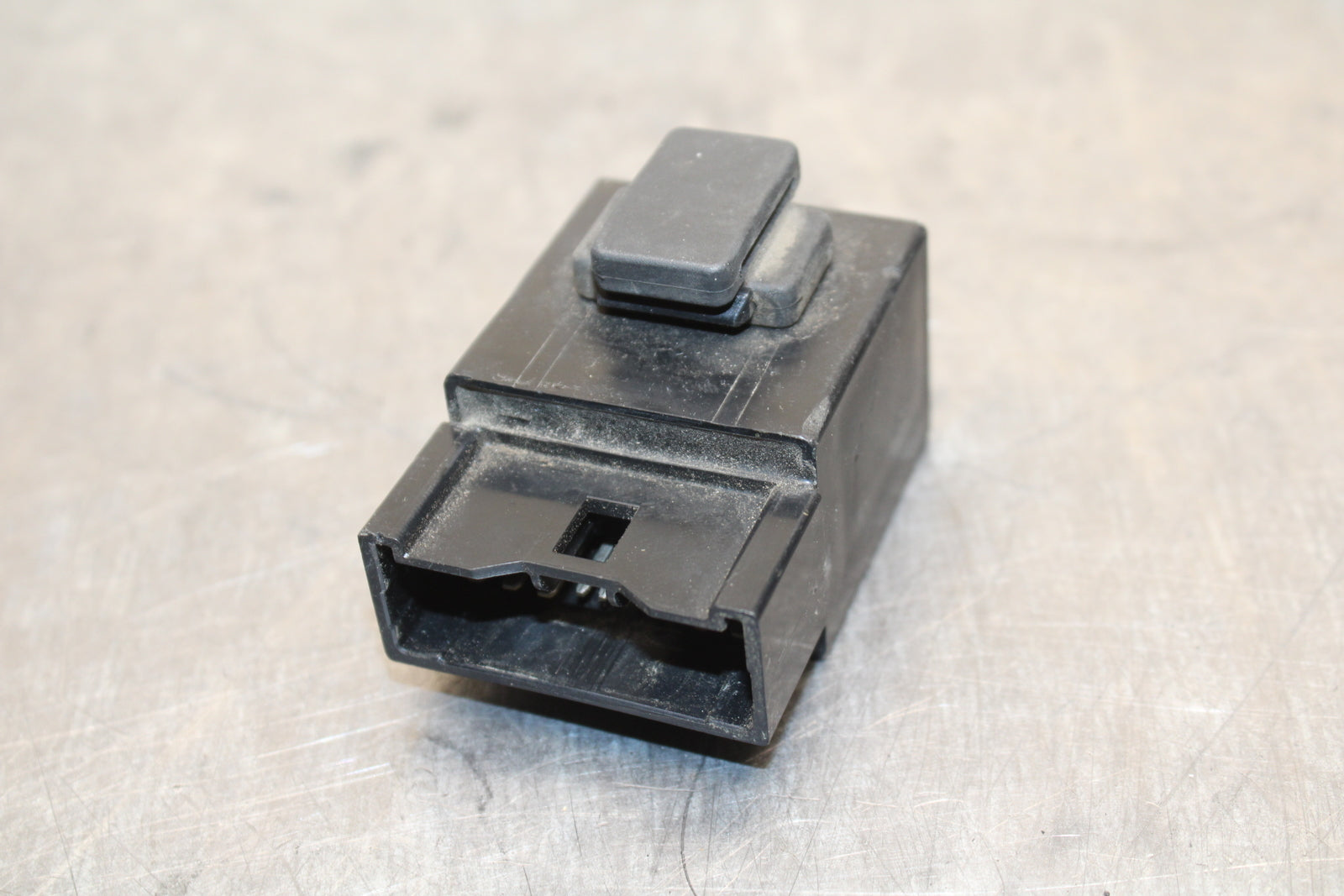04-05 YAMAHA YZF R1 RELAY ASSEMBLY FUSE BOX BB131
