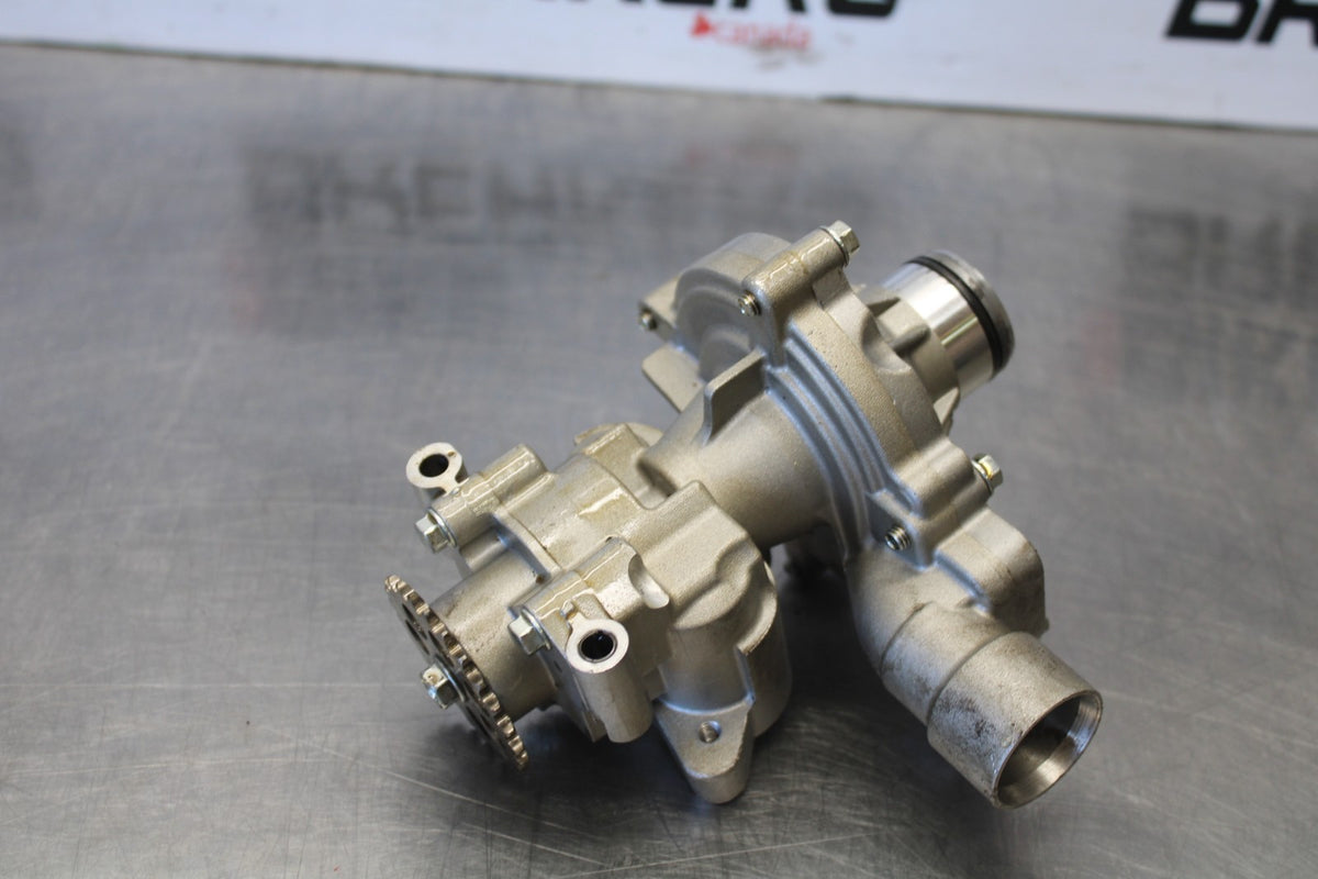 15 TRIUMPH TIGER 800 ENGINE MOTOR OIL PUMP BB873