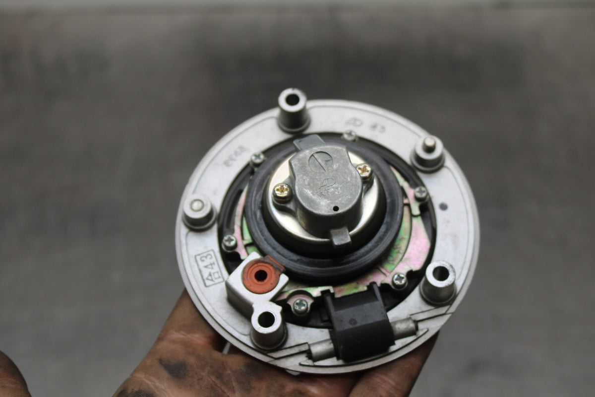 08-10 SUZUKI GSXR 600 FUEL TANK GAS CAP & SEAT LOCK BB202