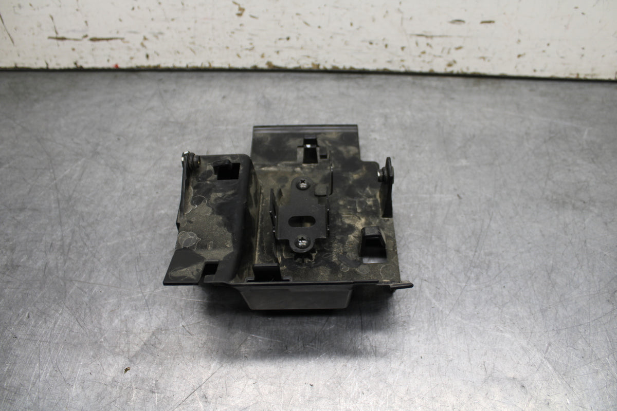 24 KAWASAKI NINJA 500 ABS ECU COVER / RELAY MOUNT BB730