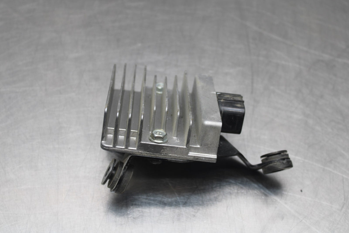 18-26 KAWASAKI Z400 RECTIFIER VOLTAGE REGULATOR BB852