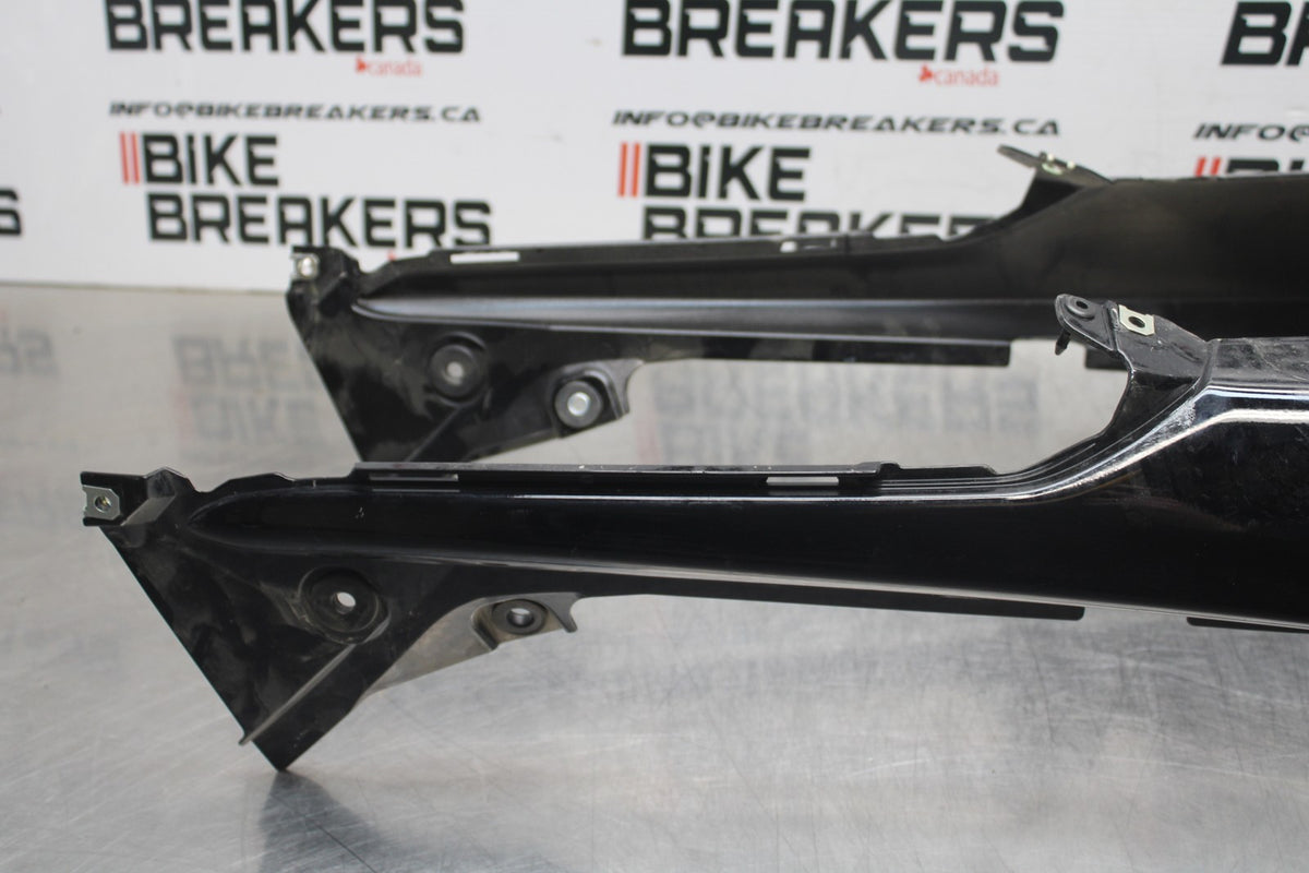 15 SUZUKI GW250F REAR BACK TAIL FAIRING COWL SHROUD BB789