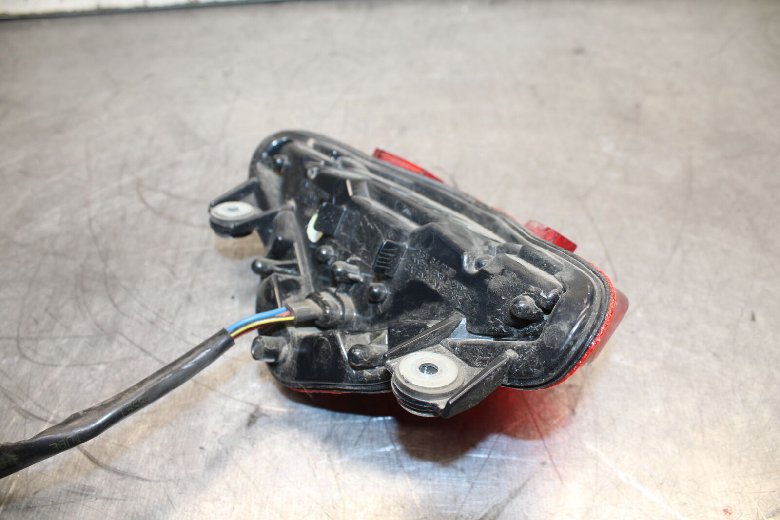 12-17 KAWASAKI ER-6N Z650 REAR TAIL TAILLIGHT BACK BRAKE LIGHT BB709