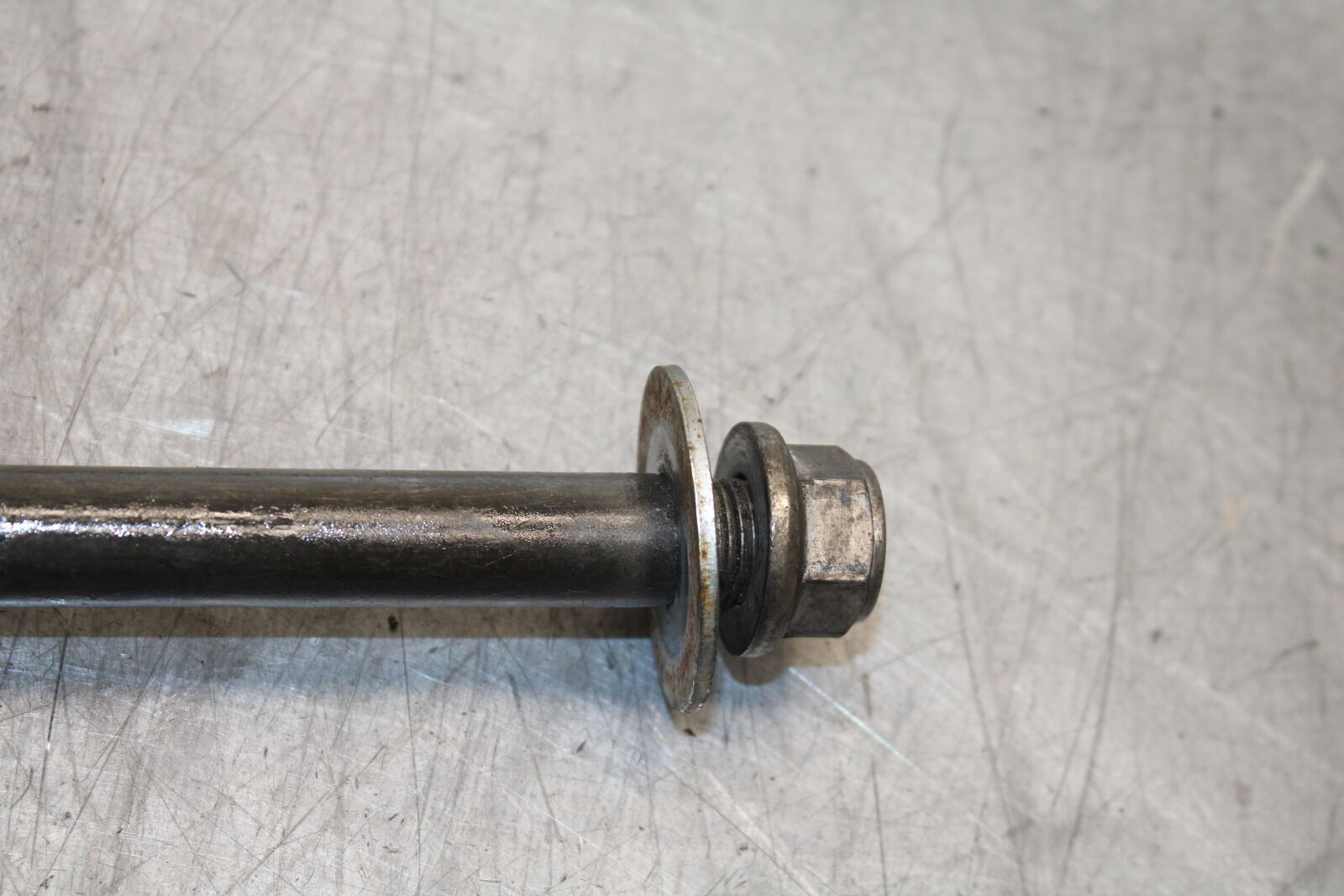 99-00 YAMAHA V STAR 1100 REAR AXLE BACK WHEEL RIM PIVOT BOLT AXEL BB711