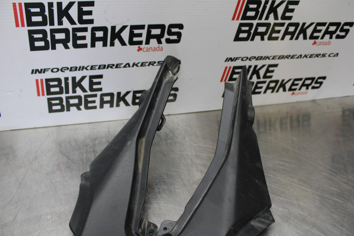 22-25 YAMAHA YZF R7 RIGHT LEFT FRONT SIDE SEAT PANELS TRIMS COWLS FAIRINGS BB182