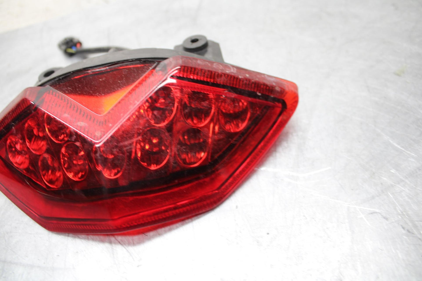11-14 KAWASAKI VERSYS 650 LE 650C REAR TAIL TAILLIGHT BACK BRAKE LIGHT BB498