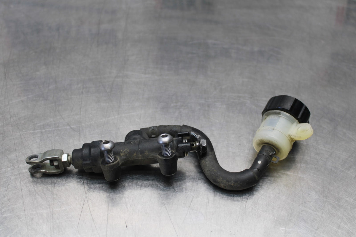 08 KAWASAKI NINJA ZX10R REAR BACK BRAKE MASTER CYLINDER W RESERVOIR BB201