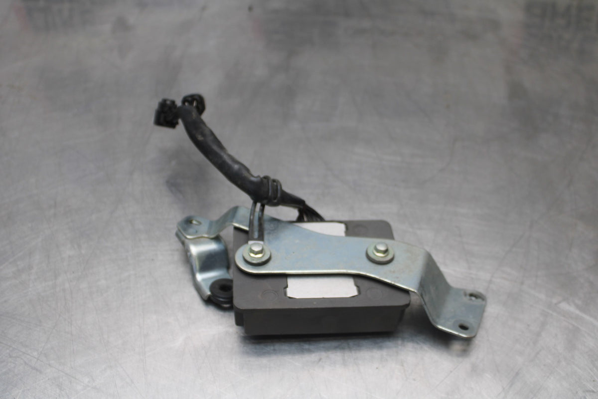 11-26 SUZUKI GSXR750 RECTIFIER VOLTAGE REGULATOR BB900