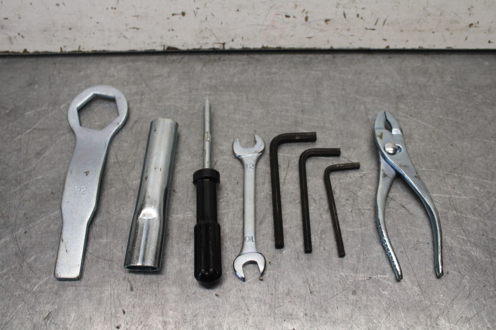 16 KAWASAKI NINJA ZX10R STOCK TOOLS OEM TOOL BAG KIT SET 56007-0141 BB650