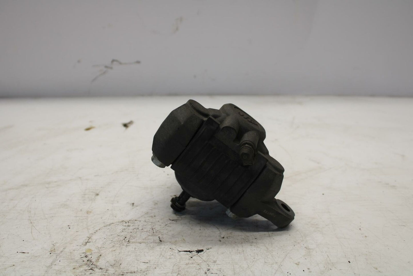 04-09 SUZUKI GS500F REAR BACK BRAKE CALIPER W MOUNT BRACKET BB261